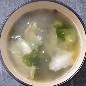 レタスとワカメの簡単胡麻醤油スープ